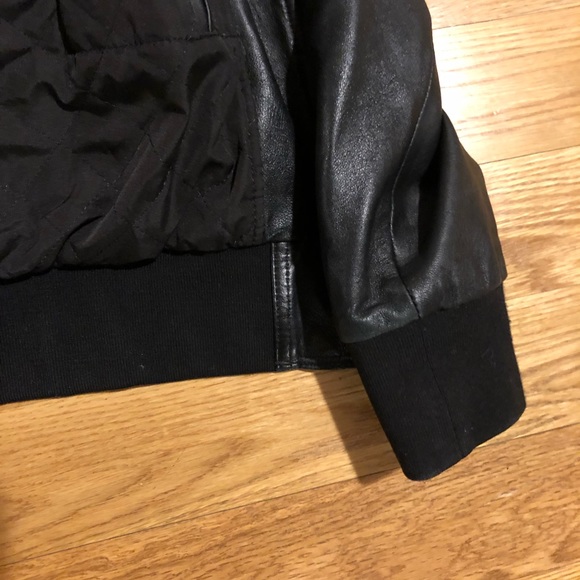 Bodaskins Men’s Leather Bomber Jacket